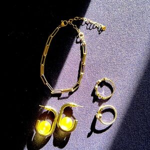 Silver jewelry earrings, rings and bracelets new!